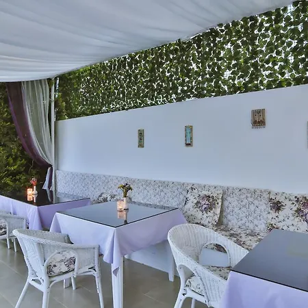 Kiraz Butik Bed & Breakfast *