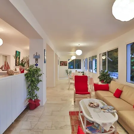 Kiraz Butik Bed & Breakfast Alacati