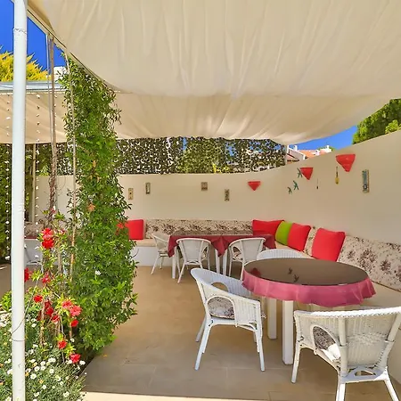Bed & Breakfast Kiraz Butik Alacati