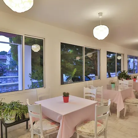Kiraz Butik 3* Alacati